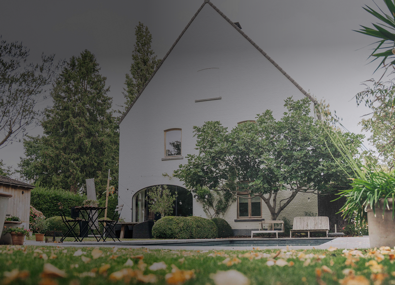Boveco — prachtige villa met wit geschilderde gevel